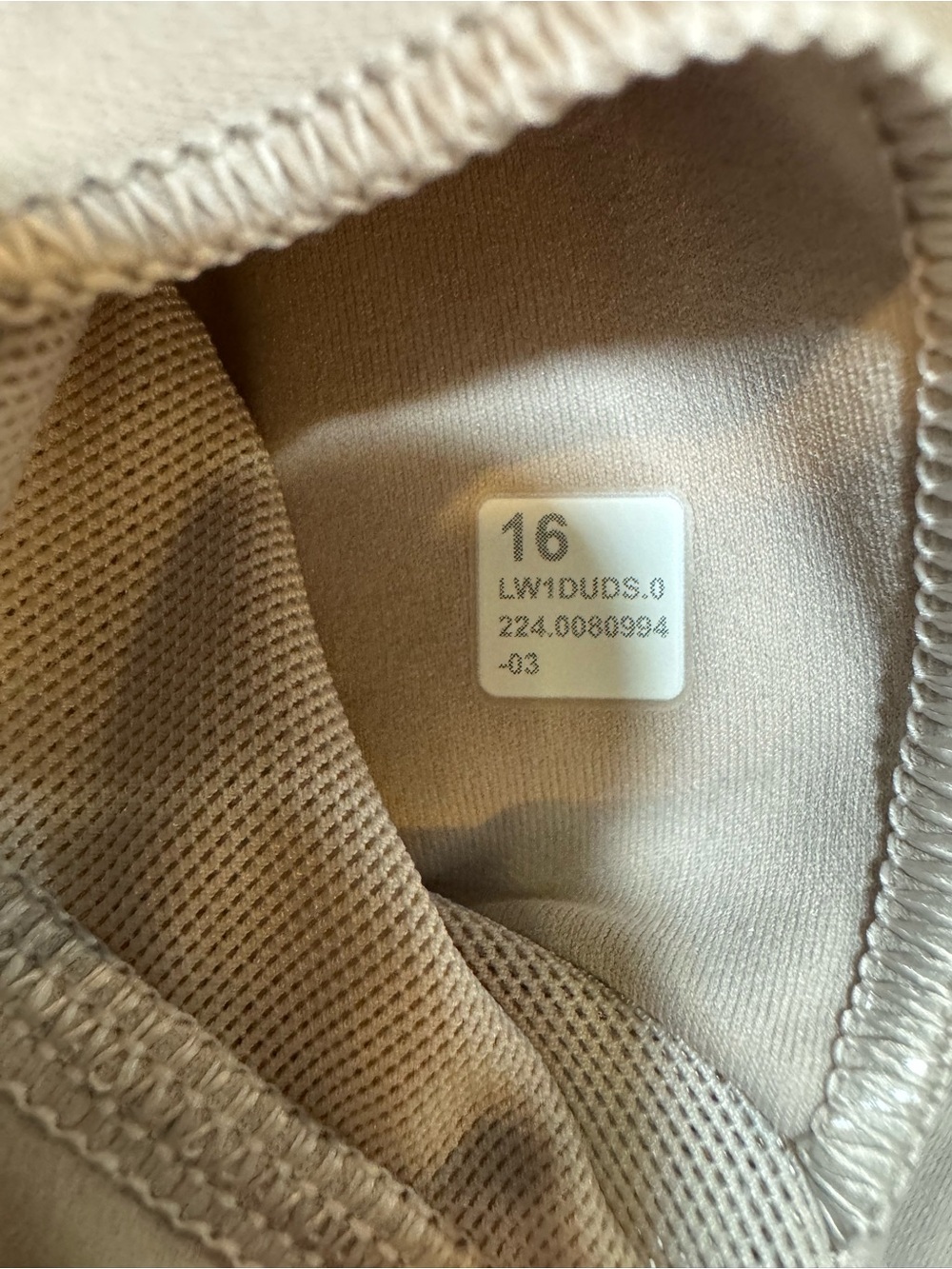Lululemon Align White V-Neck Cropped Tank Top Built-in Bra Light Support size 16 - Picture 10 of 10